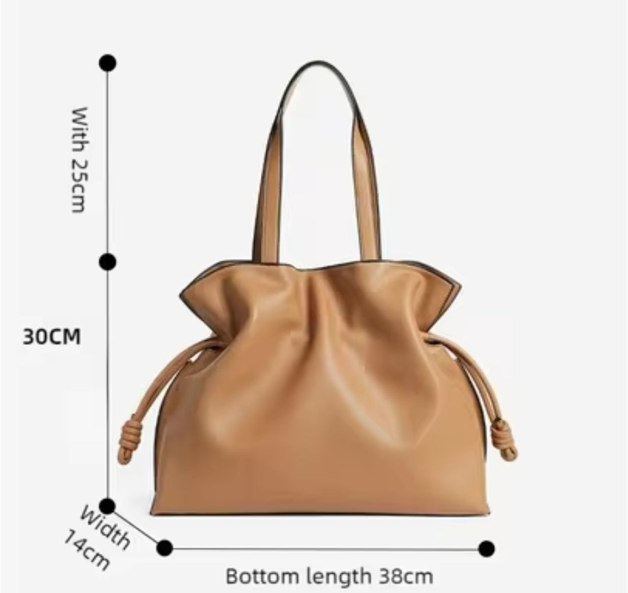 CARLOTTA borsa a caramella in pelle