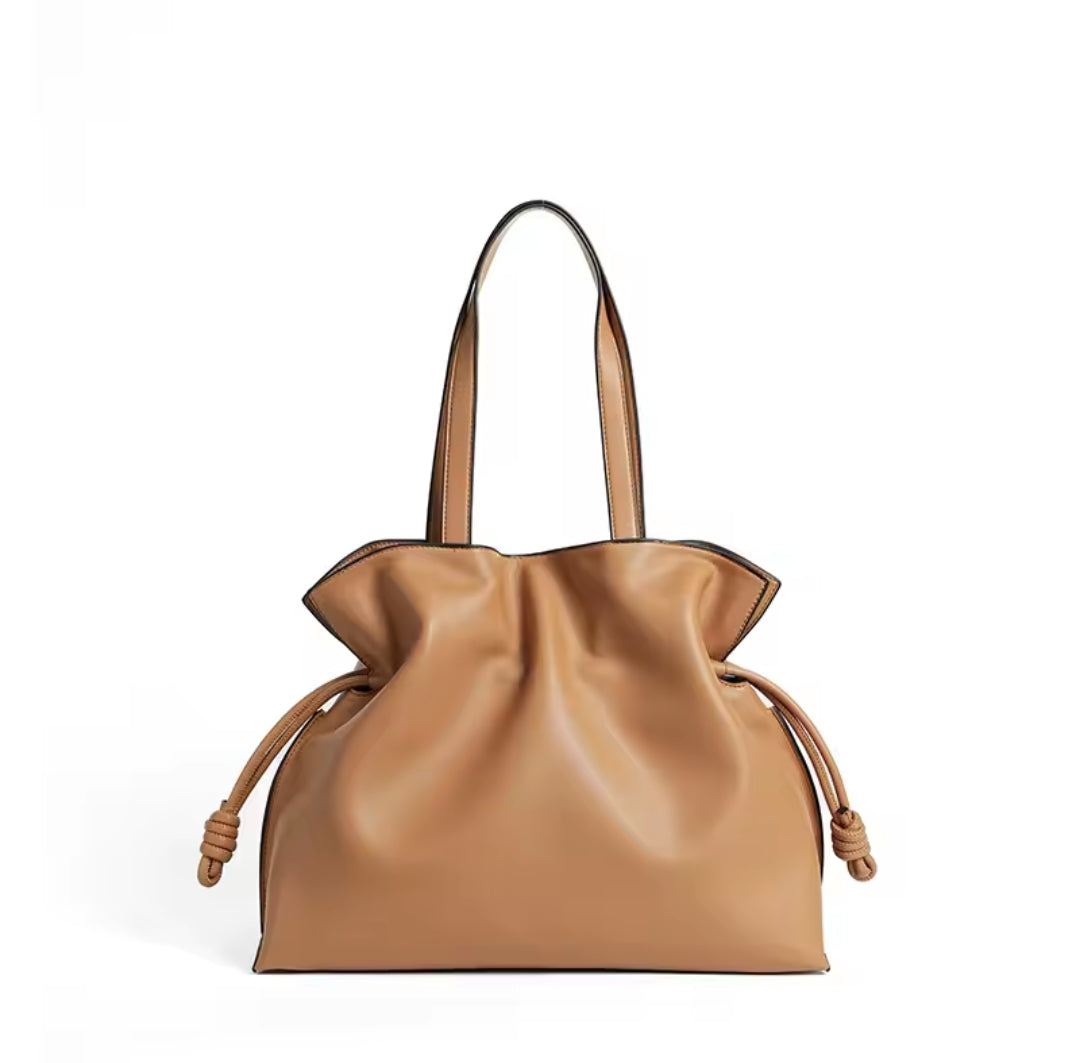 CARLOTTA borsa a caramella in pelle